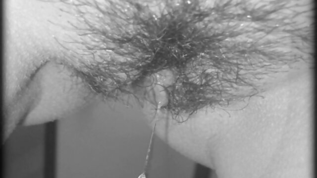 Mellanie Monroe fode vídeo de sexo grátis brasileiro com o ladrão.