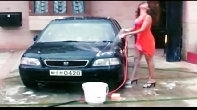 Mulher do sexo ninfomaníaca ansiosamente dois galos de videos de sexo de brasileiras amantes